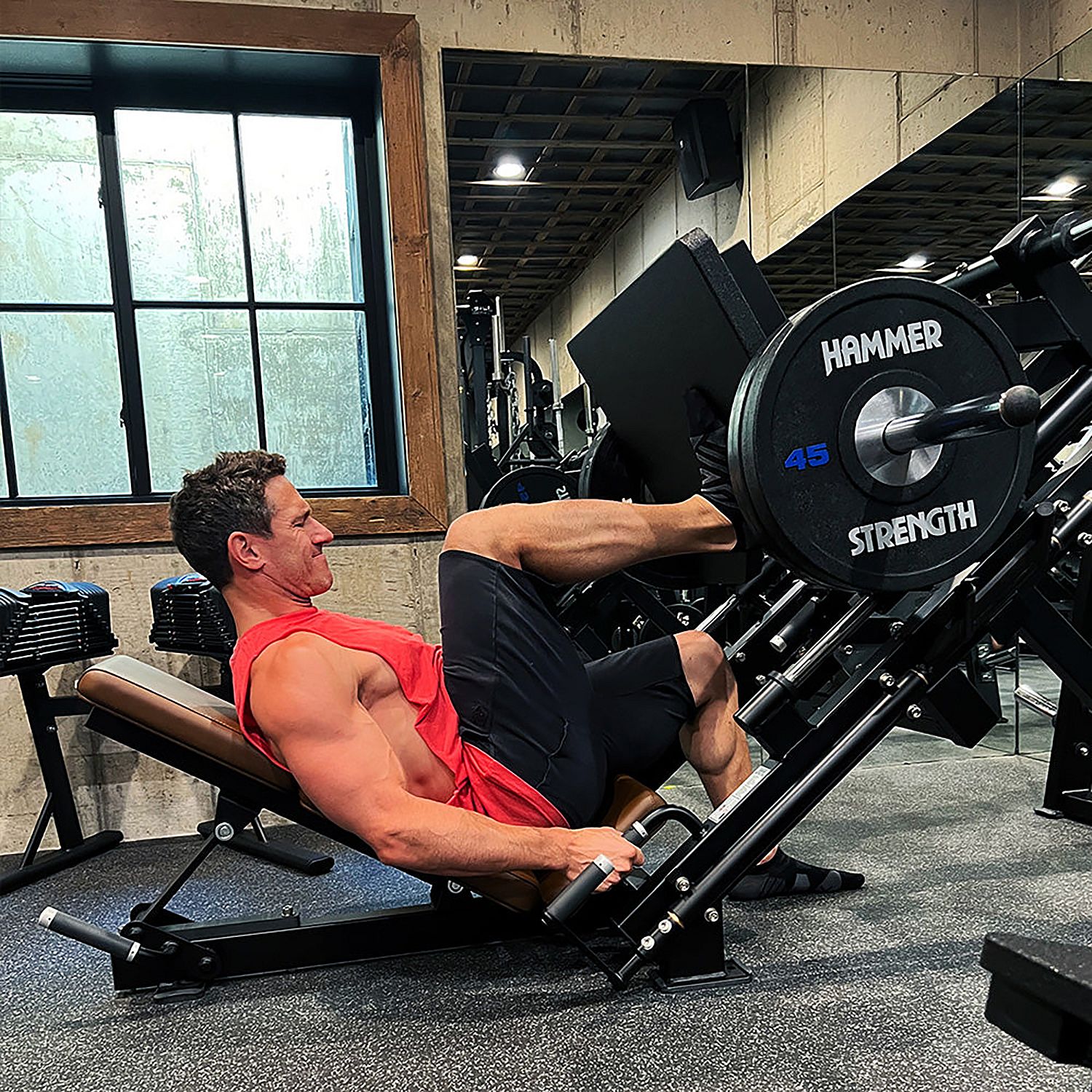 145897-Hammer-Strength-Plate-Loaded-Linear-Leg-Press-afbeelding-2