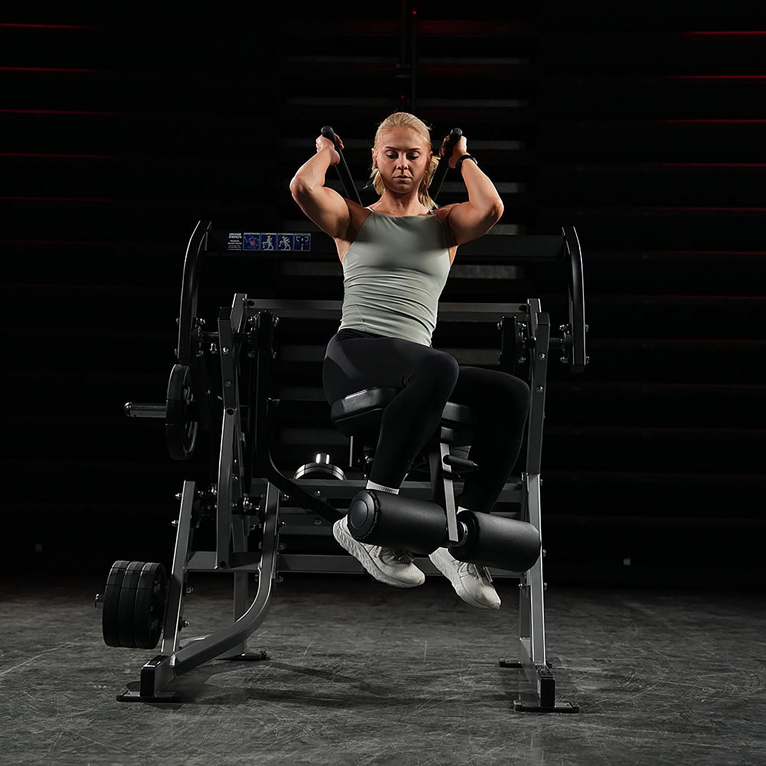 145889-Hammer-Strength-Plate-Loaded-Abdominal-Oblique-Crunch-afbeelding-4