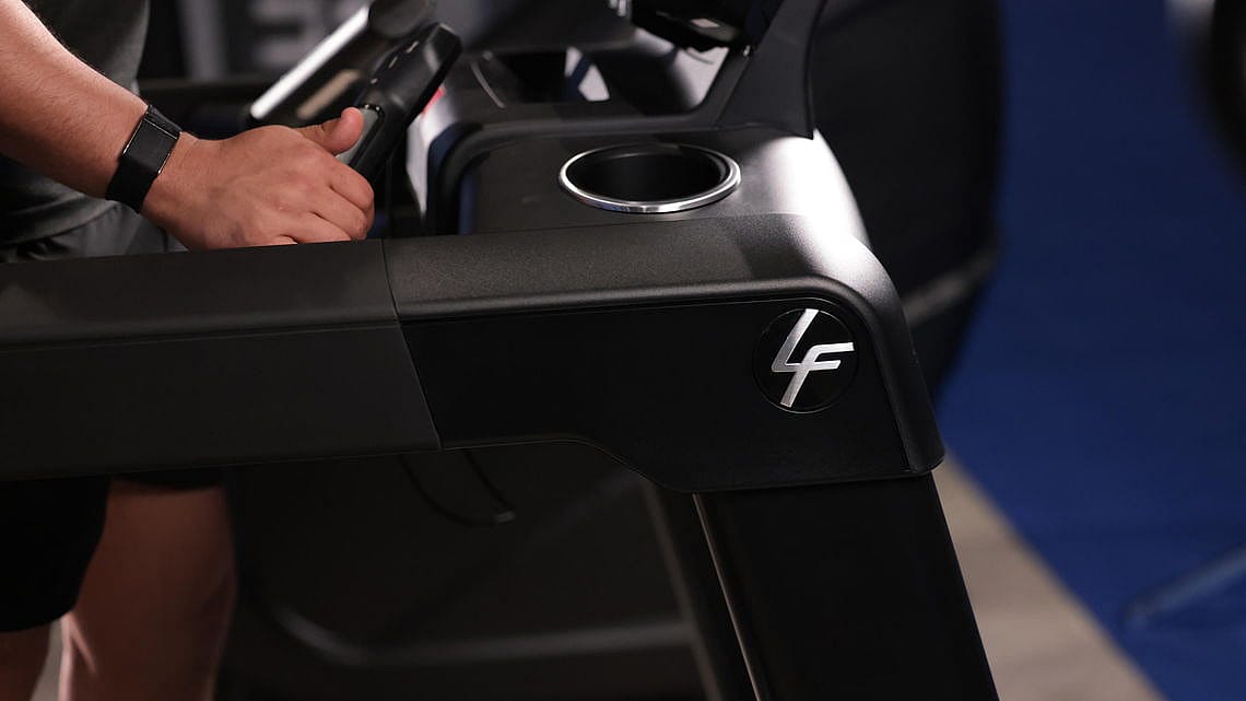 95431-Life-Fitness-loopband-Integrity-SE4-16-inch-console-zwart-afbeelding-5