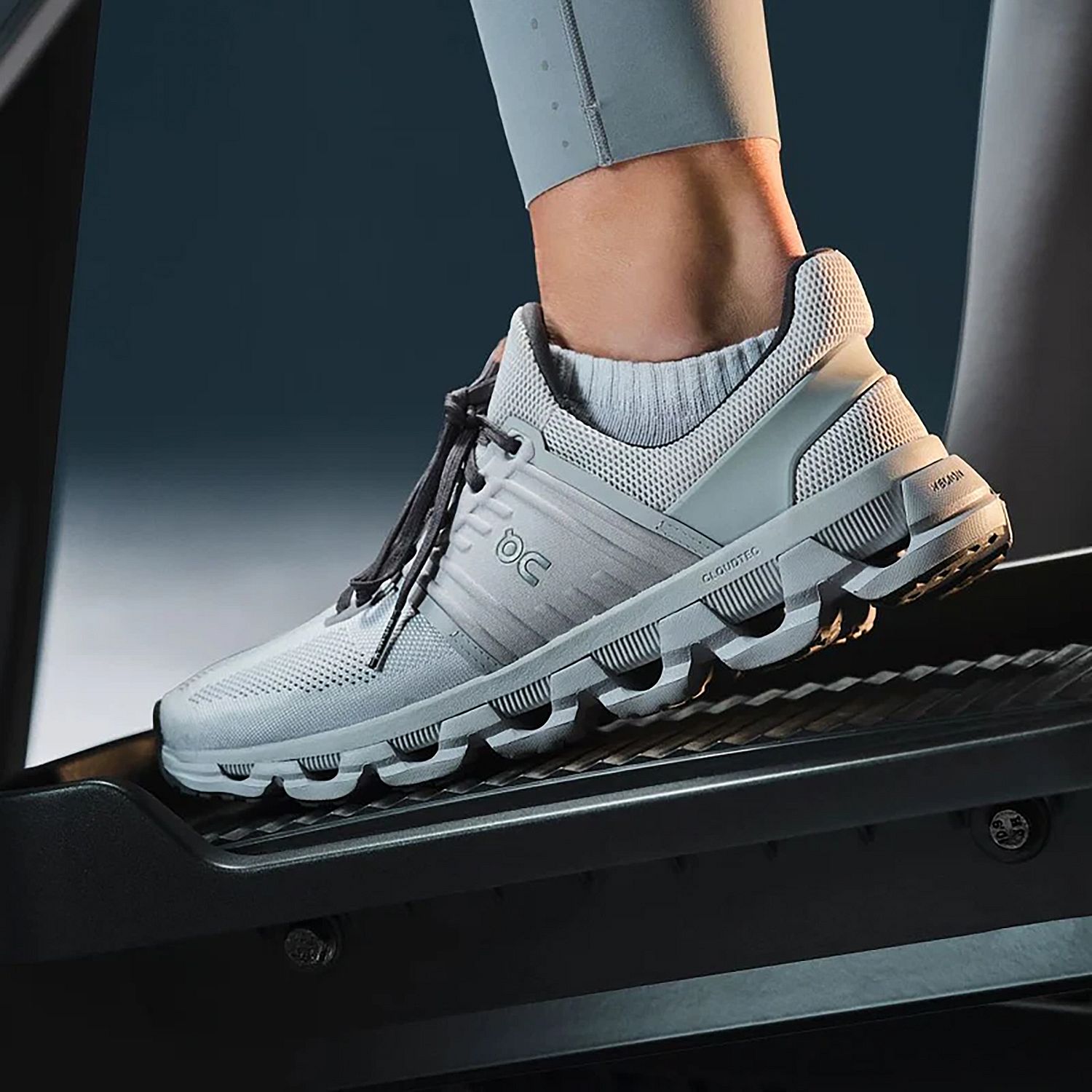 145912-Life-Fitness-Symbio-Incline-Elliptical-afbeelding-4