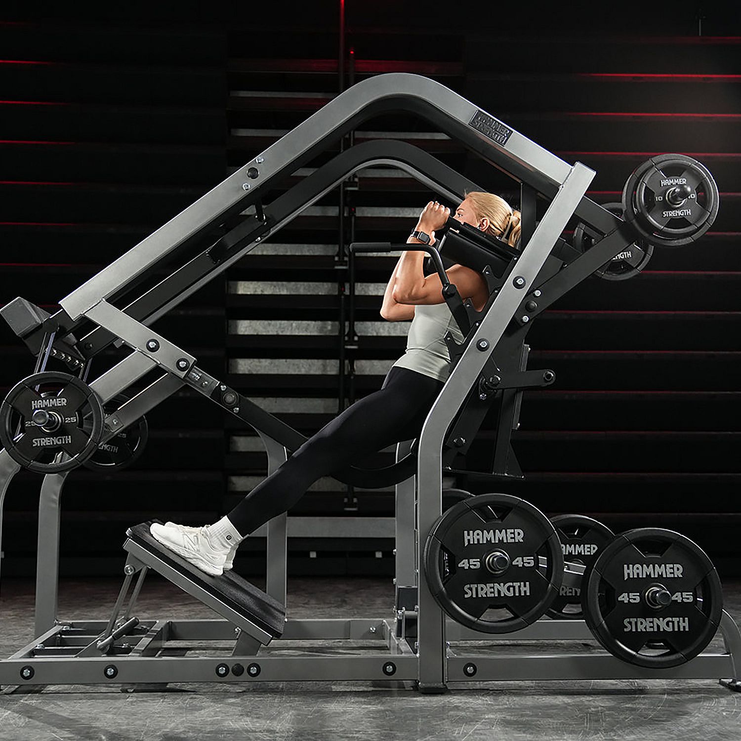 145898-Hammer-Strength-Plate-Loaded-Pendulum-X-Squat-afbeelding-5