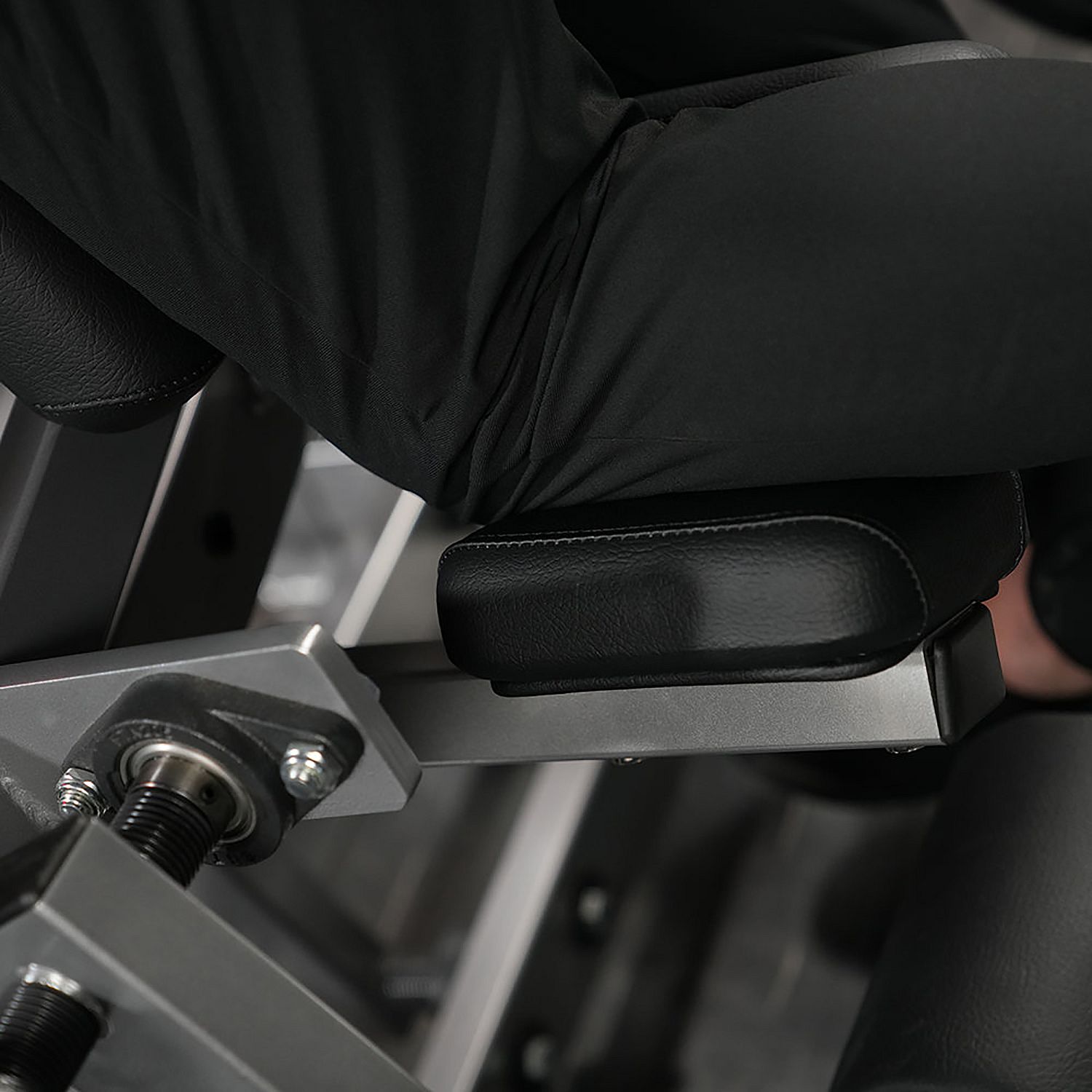 145880-Hammer-Strength-Plate-Loaded-Iso-Lateral-Kneeling-Leg-Curl-afbeelding-10