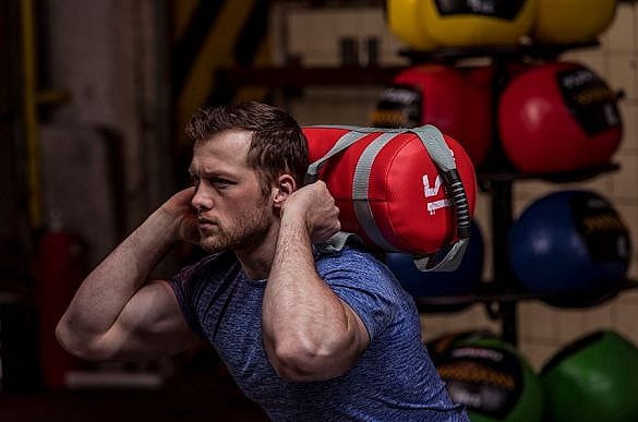 32592-Tunturi-Strengthbag-15kg-rood-afbeelding-2