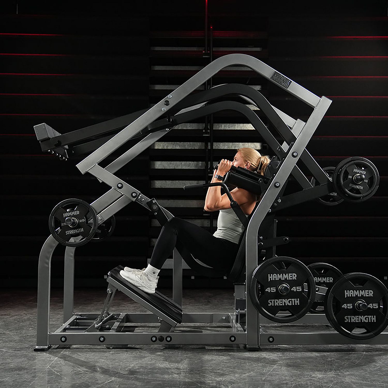 145898-Hammer-Strength-Plate-Loaded-Pendulum-X-Squat-afbeelding-4