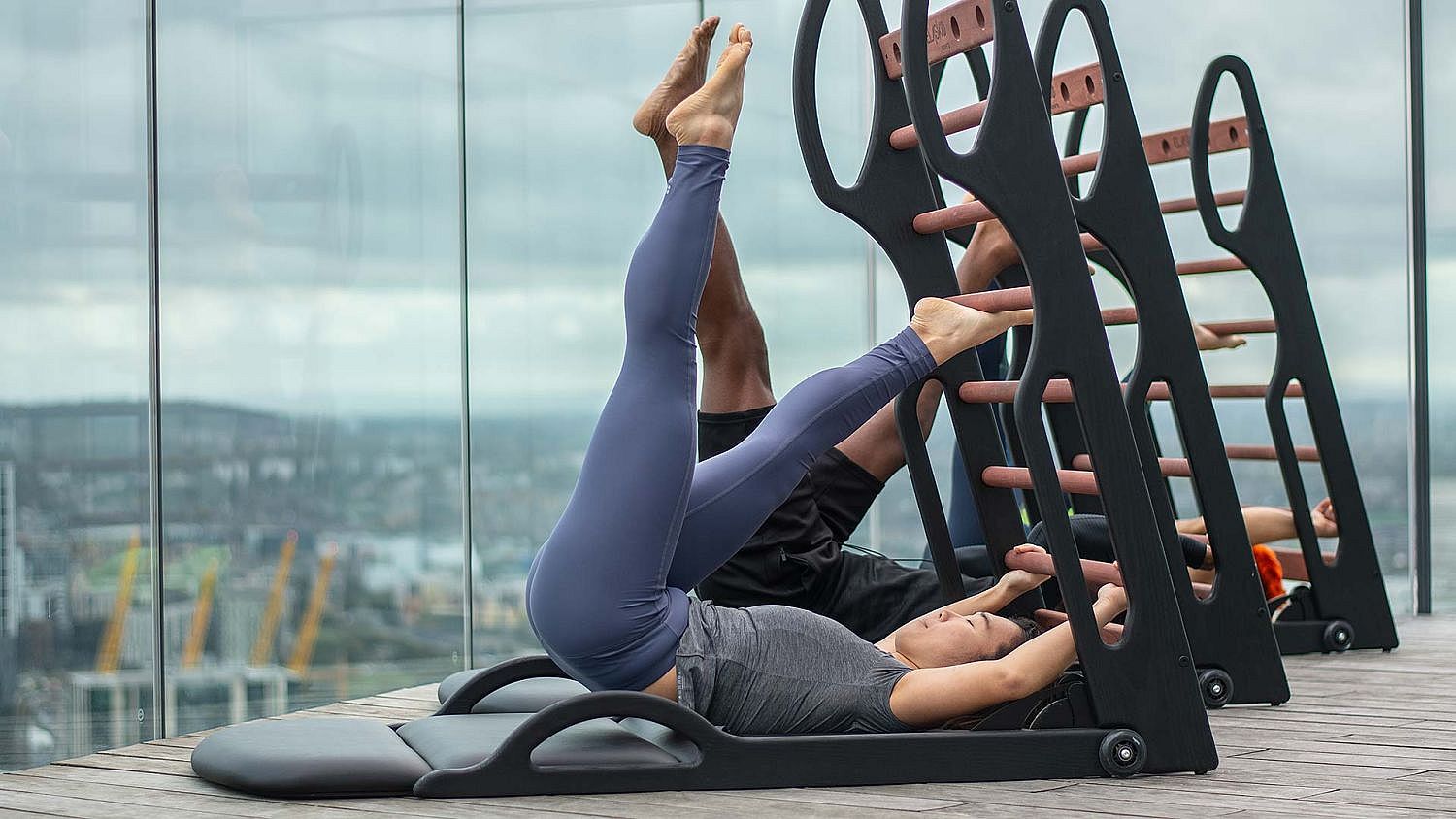 83026-NOHrD-Elasko-kersenhout-kunstleer-afbeelding-4