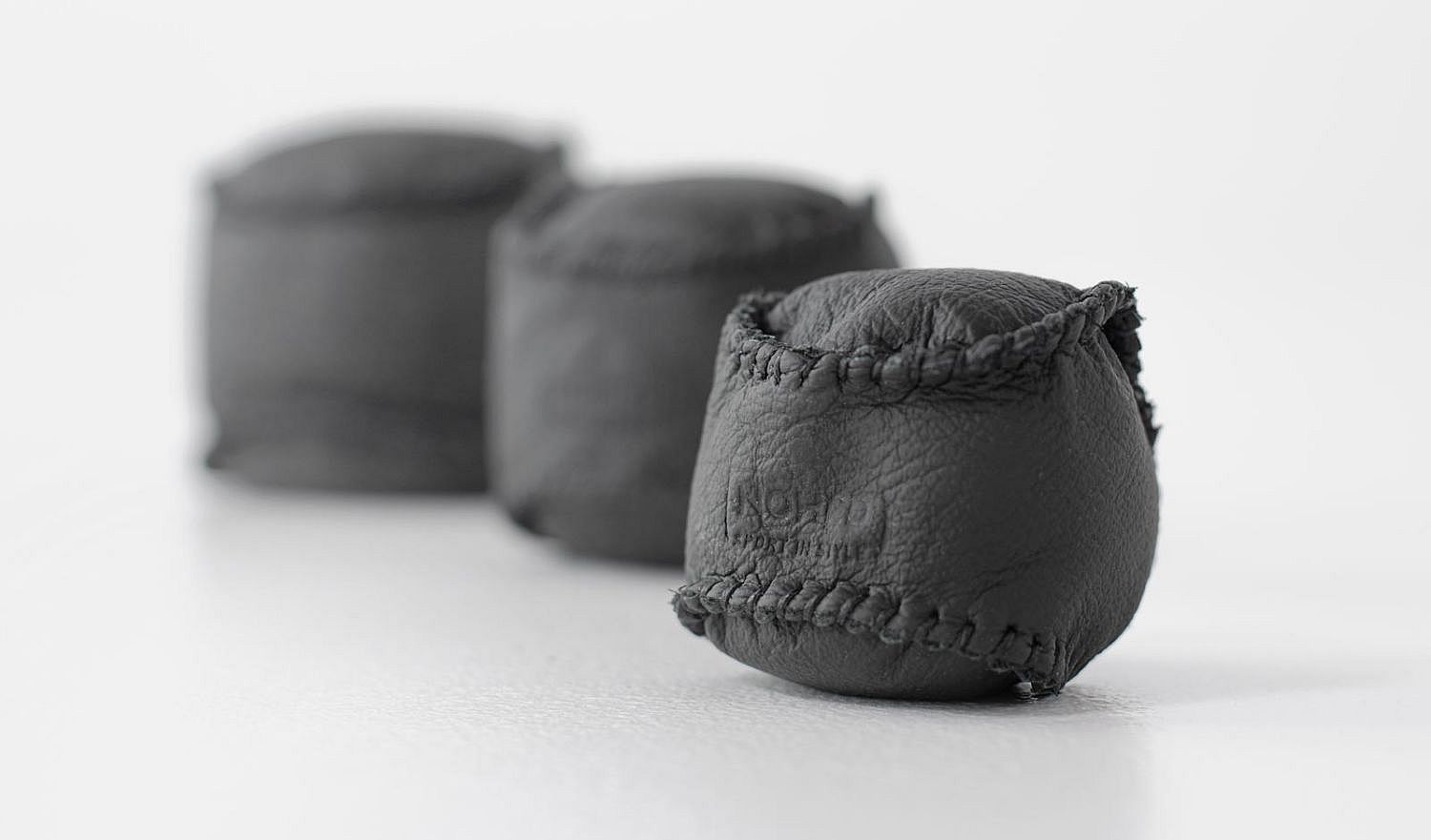 82975-NOHrD-HaptikBall-zwart-1250gr---8cm-afbeelding-2