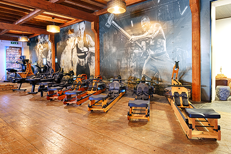 fitness24-showroom-met-roeitrainers.jpg